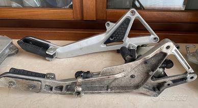 Coppia Staffe e Supporti Pedane Honda Hornet 600