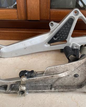 Coppia Staffe e Supporti Pedane Honda Hornet 600