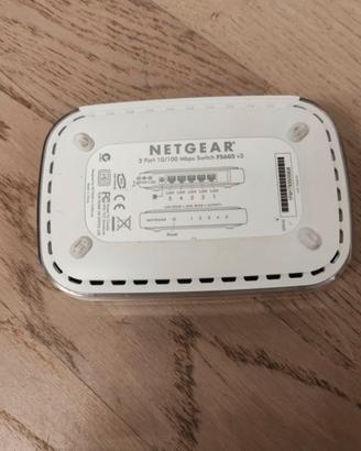 Switch Ethernet NETGEAR FS605 v3