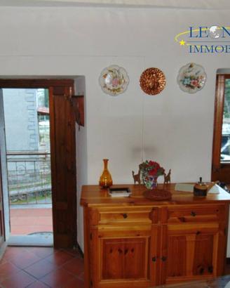 Casa indipendente di 120 m² con 4 locali e box aut