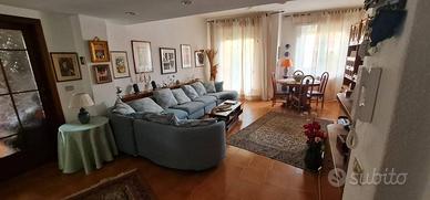 Appartamento di 120 m² con 4 locali e box auto a M