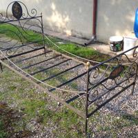 Letto singolo in ferro battuto