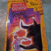 Libro di mitologia della legenda del Minotauro 