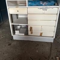 Banco  / mobile negozio bianco con cassetti