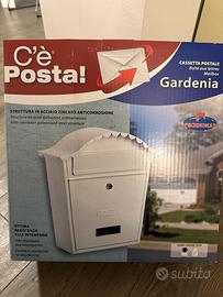 Cassetta postale nuova