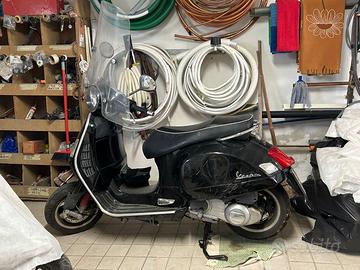 Vespa 300