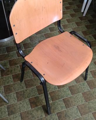 17 sedie vintage impilabili 