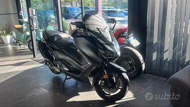 Yamaha TMAX 560