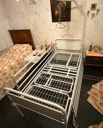 Letto ospedaliero elettrico