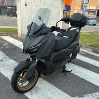 Yamaha X-Max 300