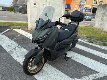 Yamaha X-Max 300