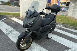 Yamaha X-Max 300