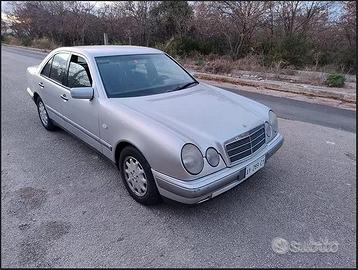 MERCEDES CLASSE E 250 TD 241000KM