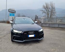 Splendida Audi RS6 avant quattro 560 cv