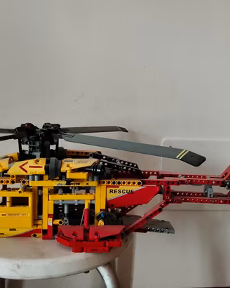 LEGO Technic Elicottero Rescue grande - montato 