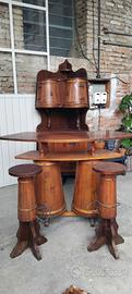 Mobile Bar ad Angolo in Legno  con sgabelli