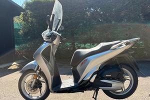 HONDA SH 125 2019 31.000 KM BAULETTO PARABREZZA