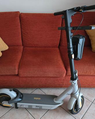 monopattino ninebot MAX G30 LE 2