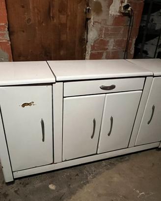 Grazioso mobile vintage in formica