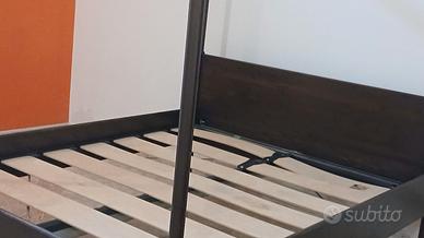 Letto a baldacchino