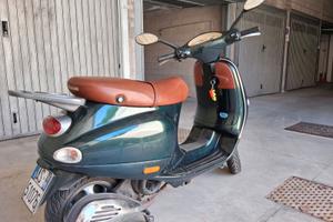 Vespa et4 150