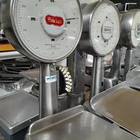 bilancia berkel da 5 kg ,e altra da 15 kg.