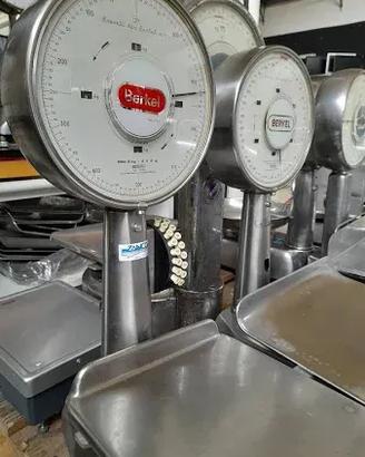 bilancia berkel da 5 kg ,e altra da 15 kg.