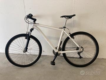 Mountainbike ammortizzata