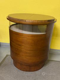 Mobiletti rotondi per boutique