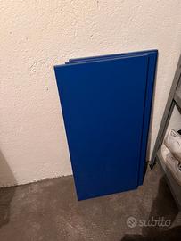 Tre mensole melaminico blu con staffe