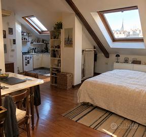 Monolocale in via napione : 330 euro