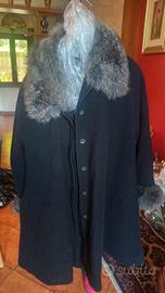 cappotto con collo pelliccia 