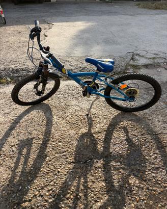 Bici blu b’twin