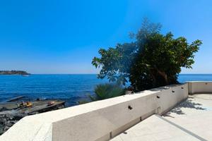 Bilocale in villa sul mare spese incluse