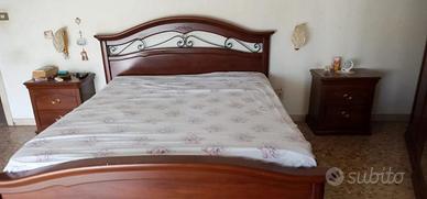 Letto matrimoniale in legno
