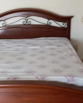 Letto matrimoniale in legno