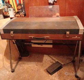 Organo Farfisa anni '70