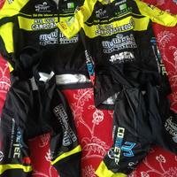 vestiario ekoi e santini