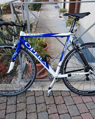 bici da strada opera