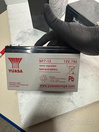 Yuasa NP7-12 Batteria 12V 7Ah VRLA AGM Ricaricabil