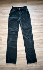 Pantaloni nero de velluto a coste. Taglia 26 XXS. 