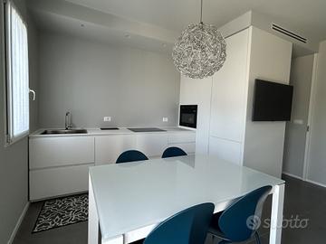 Ultimo piano a Lignano, zona bar "Frecce Tricolor