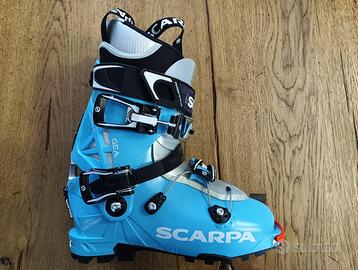 Scarpone scialpinismo di SCARPA modello Gea.