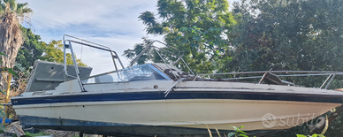 Scafo con cabina mod arcos 27 linee filanti