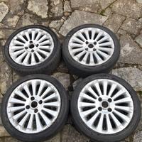 Ruote da 16" con cerchi in lega per Ford Fiesta