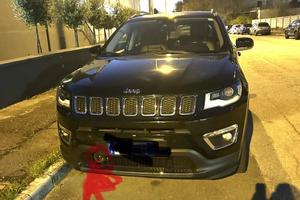 Jeep compass in quanto uso poco  sempre  in box