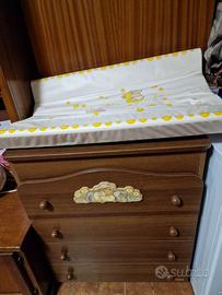 Lettino con fasciatoio