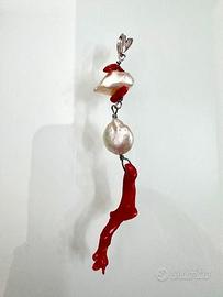 CIONDOLO IN ARGENTO CON CORALLO E PERLE