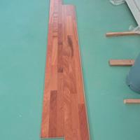 pavimento in legno doussie