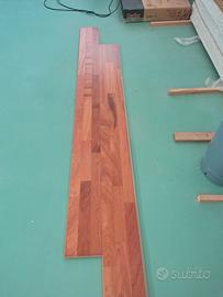 pavimento in legno doussie